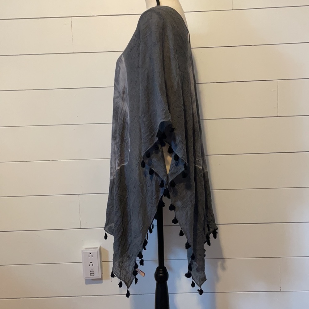 Boho tie-dyed poncho / Bathing suit cover-up - Picture 4 of 7